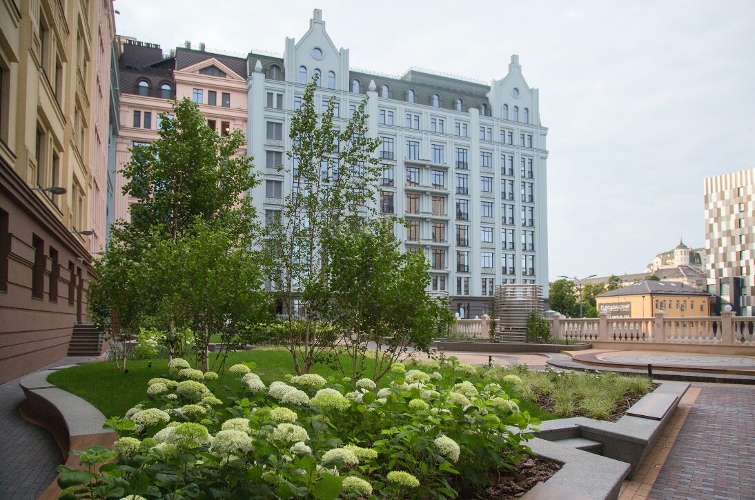Власний сквер Astarta Organic Business Centre